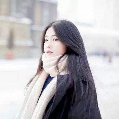 瑜伽穿搭，贴身紧致，清新迷人