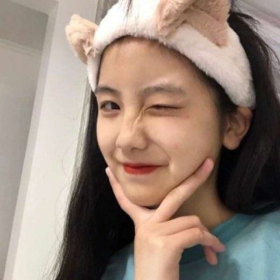 女大学生因军训照走红，多家公司求签约却...