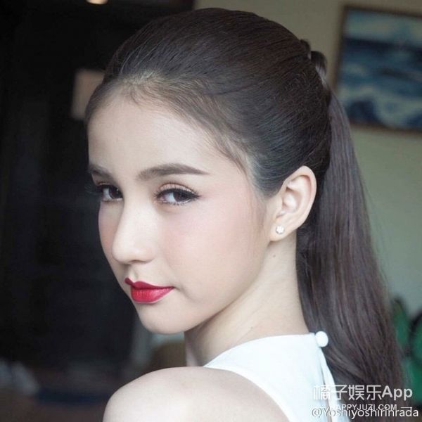 重庆男子照顾失明母亲20载：“我是她的眼睛”